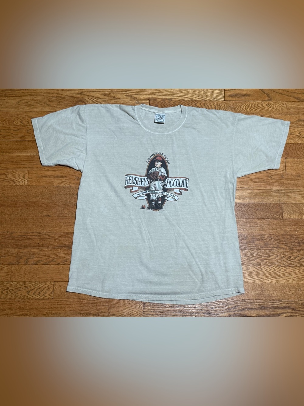 Vintage Y2K Tan (XL) Hershey’s Chocolate “The American Dream” Baseball T-Shirt